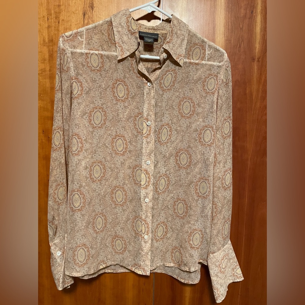 Banana Republic Spring Blouse in Peach/Cream